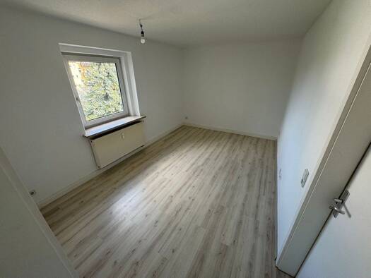 Wohnung zur Miete 290 € 2 Zimmer 45,1 m² 2. Geschoss frei ab sofort Vogtlandstraße 2 Glauchau Glauchau 08371