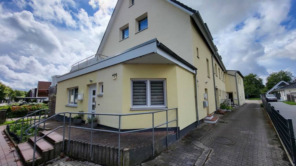 Mehrfamilienhaus zum Kauf 1.100.000 € 20 Zimmer 660,4 m² 1.110 m² Grundstück Bad Schwartau 23611