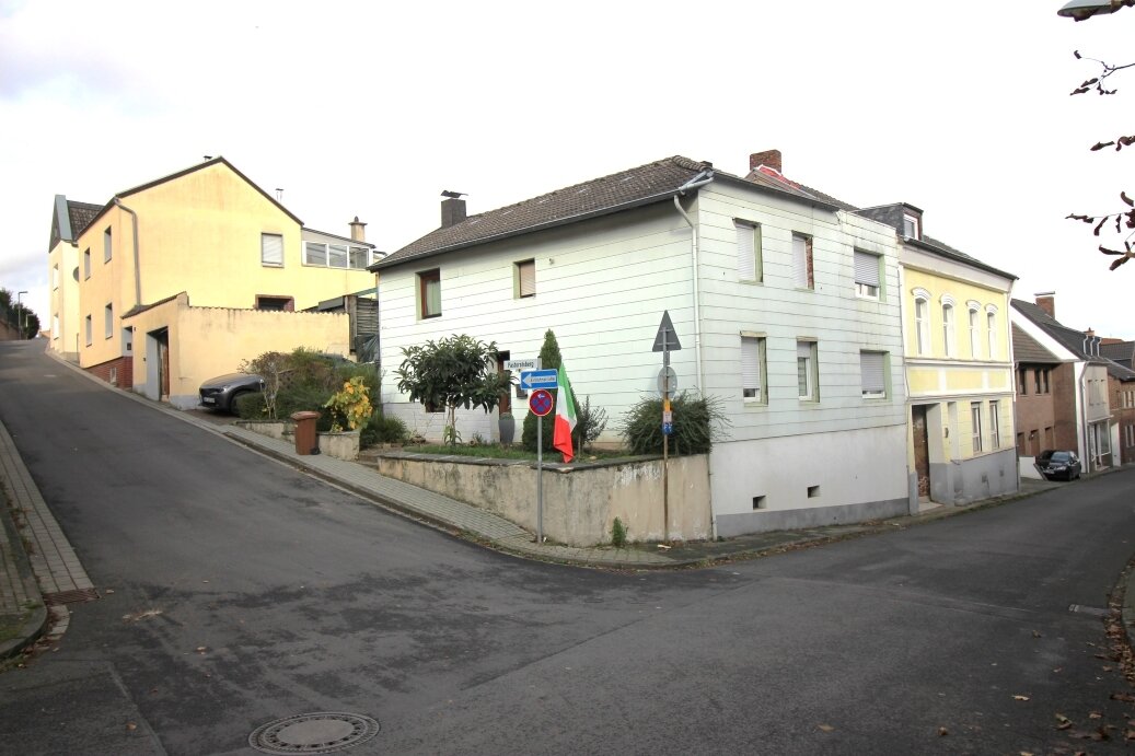 Einfamilienhaus zum Kauf 265.000 € 110 m²<br/>Wohnfläche 203 m²<br/>Grundstück Kirchberg Jülich 52428