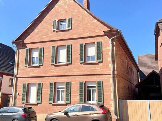 Mehrfamilienhaus zum Kauf 449.000 € 10 Zimmer 314 m² 520 m² Grundstück frei ab sofort Marktstraße 18 Kleinwallstadt Kleinwallstadt 63839