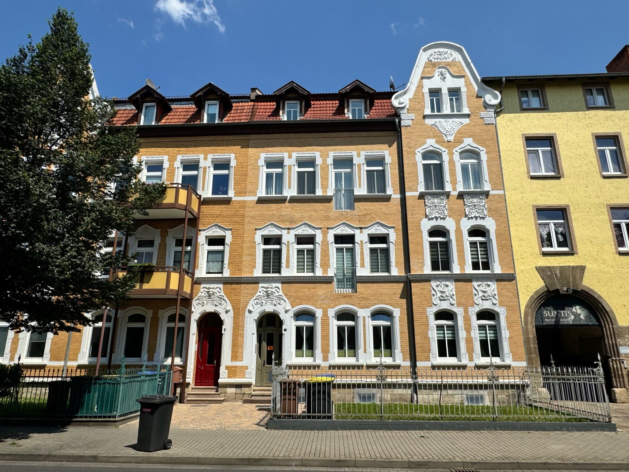 Mehrfamilienhaus zum Kauf als Kapitalanlage geeignet 589.000 € 11 Zimmer 359 m²<br/>Wohnfläche 340 m²<br/>Grundstück Gothaer Str. 7 Arnstadt Arnstadt 99310