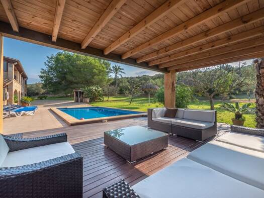 Landhaus zum Kauf 2.300.000 € 14 Zimmer 354 m² 175.000 m² Grundstück Manacor 07500