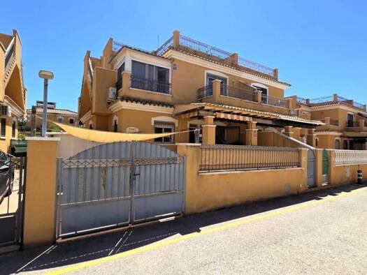 Reihenhaus zum Kauf 264.900 € 3 Zimmer 94 m² 107 m² Grundstück C. Gotzone Mora 36 Torrevieja 03183