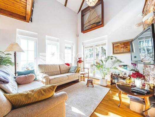 Haus zur Miete 3.000 € 3 Zimmer 238 m² Miholici Gracani