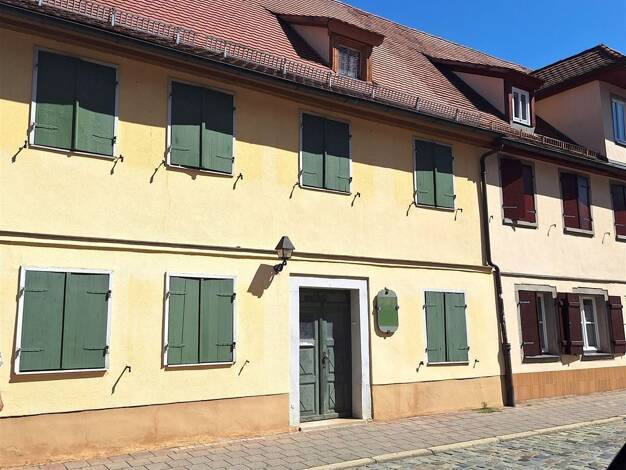Stadthaus zur Miete 850 € 8 Zimmer 130 m² frei ab sofort Weißenburg Weißenburg i. Bay. 91781