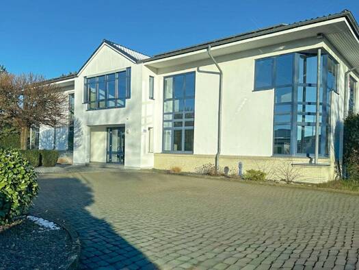 Bürokomplex zur Miete 3.200 € 13 Zimmer 345 m² Bürofläche teilbar ab 90 m² Hülptingsen Burgdorf 31303
