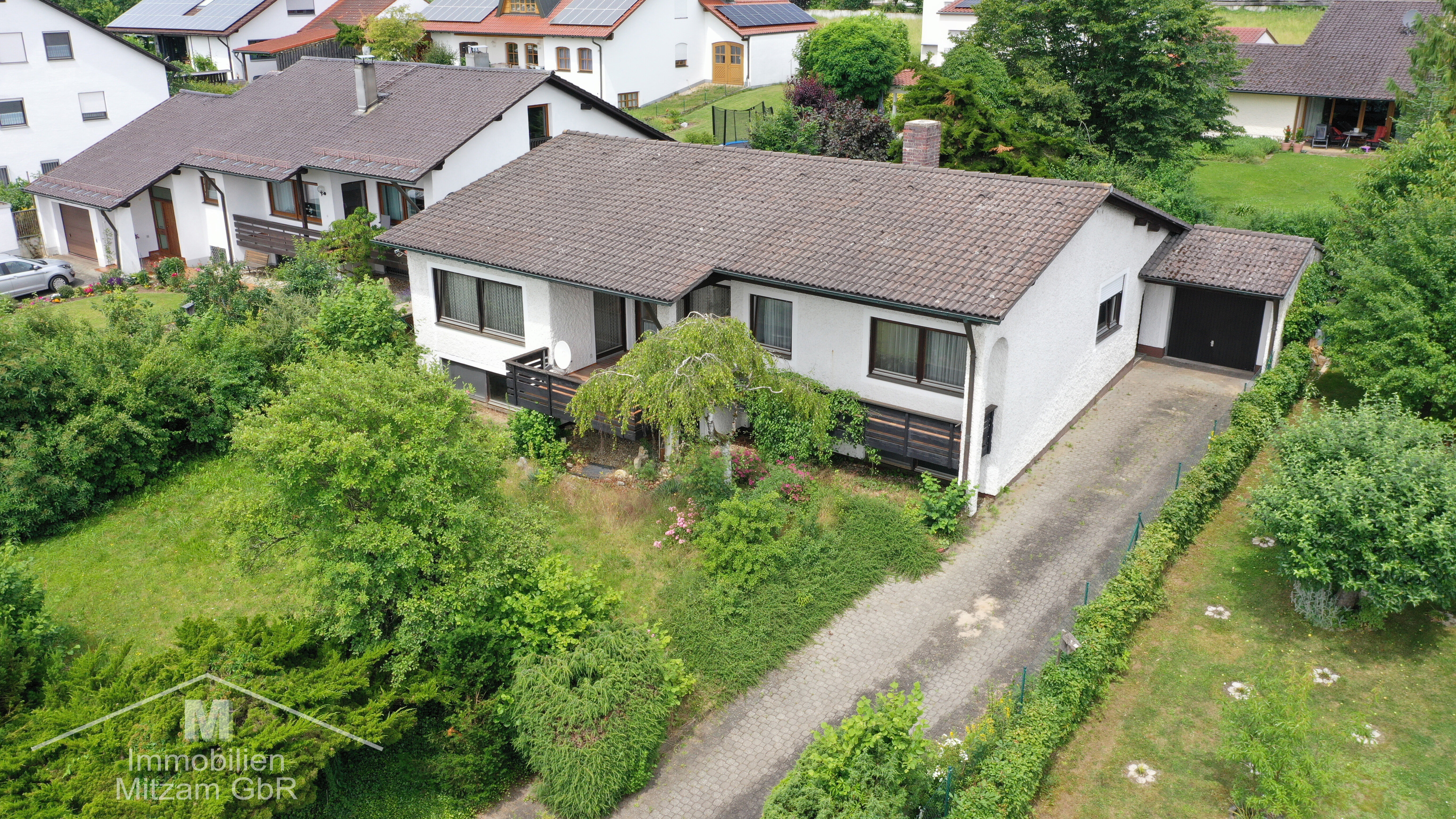 Bungalow zum Kauf 487.500 € 5 Zimmer 121,2 m²<br/>Wohnfläche 785 m²<br/>Grundstück ab sofort<br/>Verfügbarkeit Obere Weinbergstr. 30 Beilngries Beilngries 92339