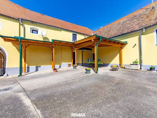 Einfamilienhaus zum Kauf 399.000 € 7,5 Zimmer 243 m² 1.378 m² Grundstück Retz 2070