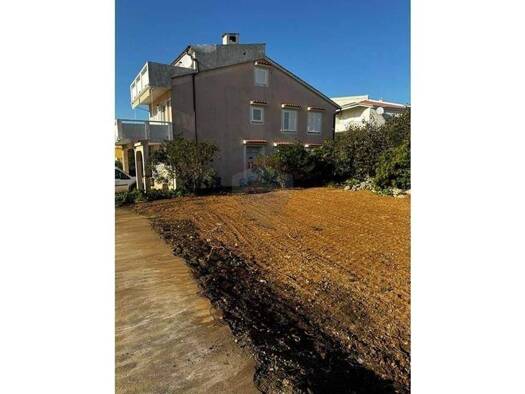 Land-/Forstwirtschaft zur Miete 7.000 € Novalja