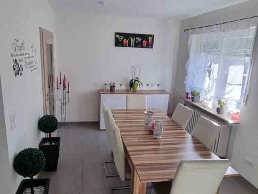 Wohnung zur Miete 1.080 € 3,5 Zimmer 123 m² Geschoss 1/3 frei ab 01.10.2026 Hohestadt Ochsenfurt 97199