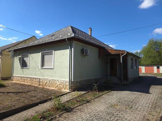 Einfamilienhaus zum Kauf provisionsfrei 169.000 € 3 Zimmer 120 m² 1.350 m² Grundstück Komitat Zala 8330