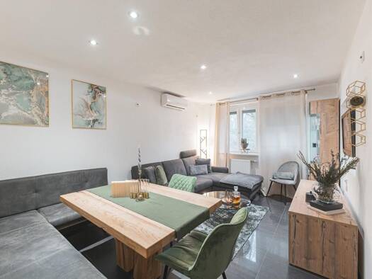 Wohnung zur Miete 1.050 € 2 Zimmer 45 m² Geschoss 1/3 frei ab 01.11.2026 Bad Cannstatt Bad Cannstatt 70374