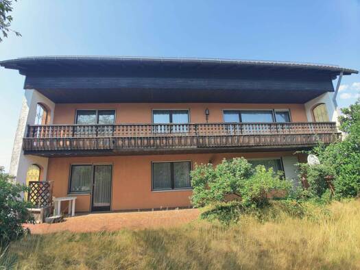 Mehrfamilienhaus zum Kauf 199.000 € 8 Zimmer 260 m² 835 m² Grundstück frei ab sofort Neukirchen Neukirchen beim Heiligen Blut 93453