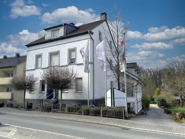 Wohn- und Geschäftshaus zum Kauf als Kapitalanlage geeignet 1.100.000 € 665 m² 1.408 m² Grundstück Arnsberg-Neheim-Hüsten 59759