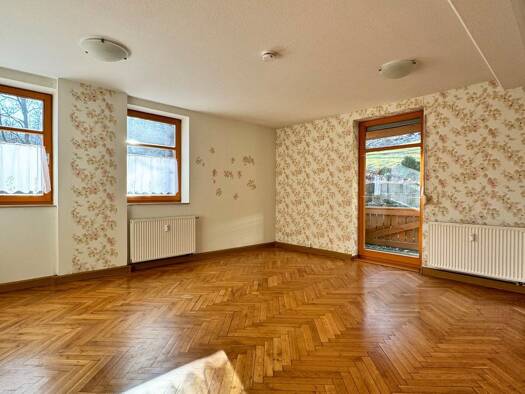 Wohnung zum Kauf 110.000 € 3 Zimmer 100 m² 1. Geschoss Suhl Suhl 98527