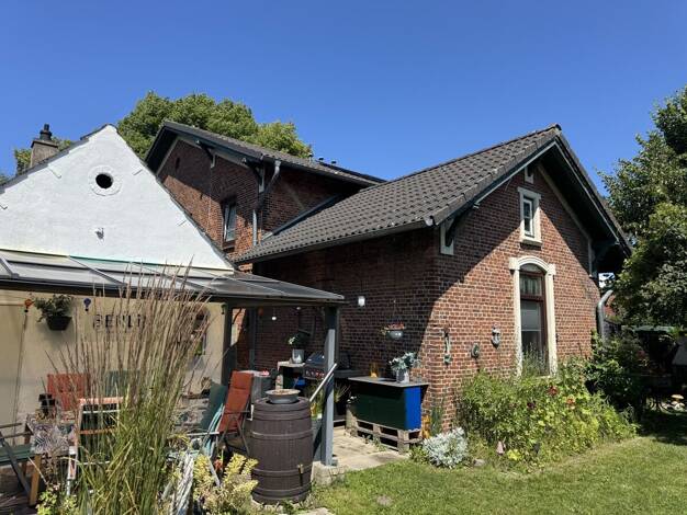 Mehrfamilienhaus zum Kauf - Erstbezug provisionsfrei 695.000 € 13 Zimmer 368 m² 1.350 m² Grundstück Dorfstraße 10 Brodersdorf 24235