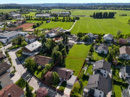 Haus zum Kauf 1.280.000 € 6 Zimmer 320 m² 1.041 m² Grundstück Straßlach Straßlach-Dingharting 82064