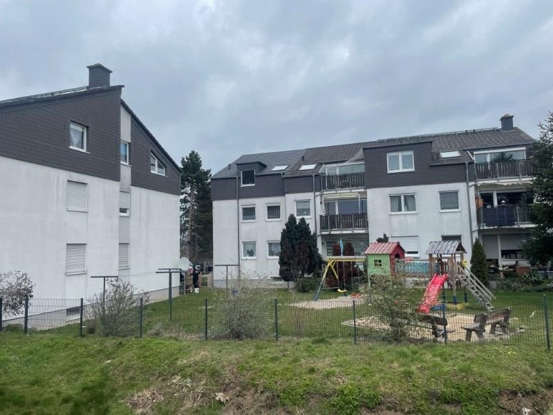 Wohnung zur Miete 495 € 3 Zimmer 82 m²<br/>Wohnfläche 1.<br/>Geschoss ab sofort<br/>Verfügbarkeit Lindenstraße 14 - 14 b Rüssen-Kleinstorkwitz Zwenkau 04442