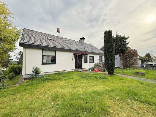 Einfamilienhaus zum Kauf 798.000 € 9 Zimmer 236 m² 816 m² Grundstück Friolzheim 71292