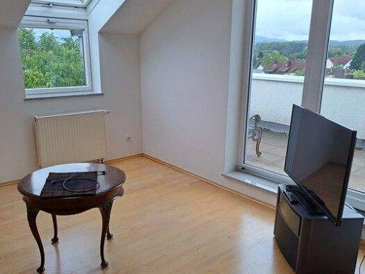 Wohnung zur Miete 1.450 € 3 Zimmer 136 m² frei ab sofort Forchheim 91301