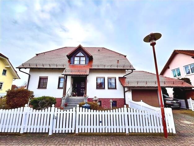 Einfamilienhaus zum Kauf 415.000 € 7 Zimmer 162 m² 579 m² Grundstück Ohrdruf 99885