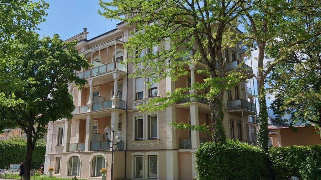 Hotel zum Kauf 1.850.000 € 24 Zimmer 1.230 m² Grundstück Bad Reichenhall Salzburg 5020