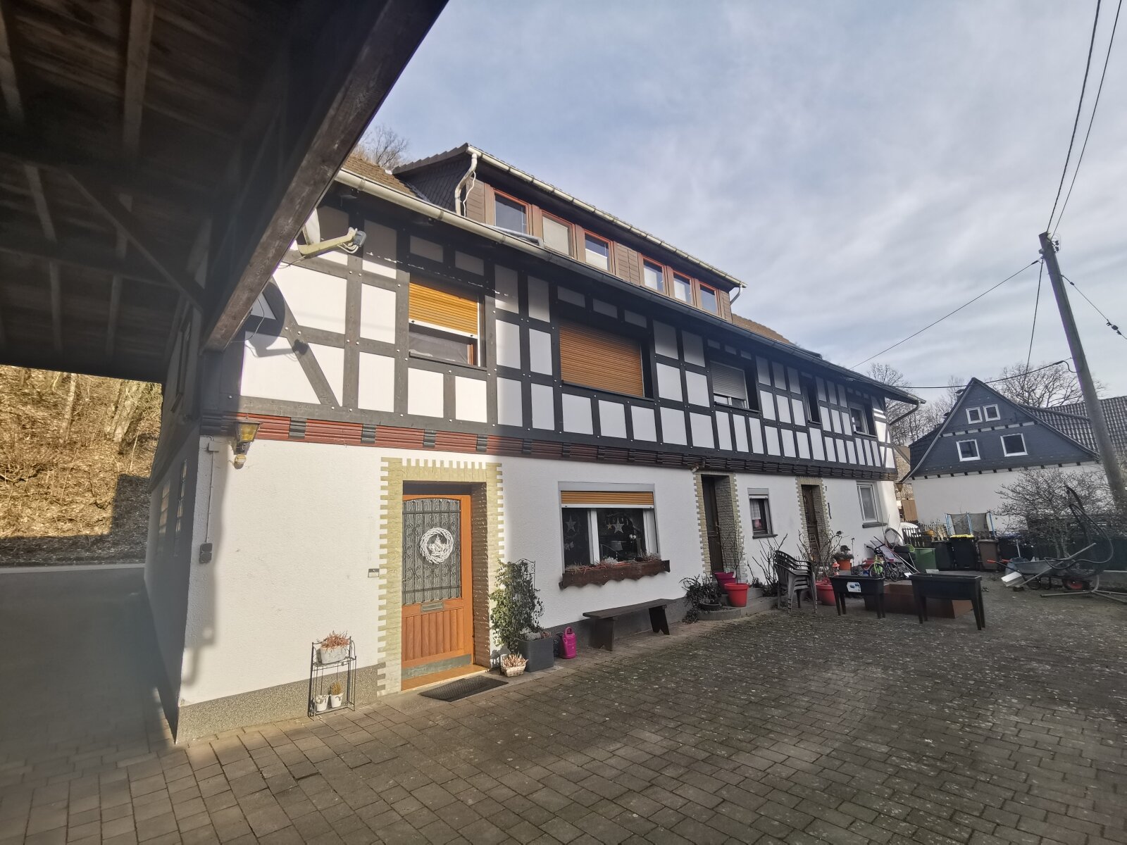 Mehrfamilienhaus zum Kauf 129.000 € 9 Zimmer 210 m²<br/>Wohnfläche 571 m²<br/>Grundstück Elsoff Bad Berleburg 57319