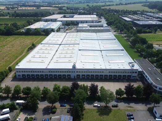 Lagerhalle zur Miete provisionsfrei 21.000 m² Lagerfläche teilbar ab 8.000 m² Soest 59494