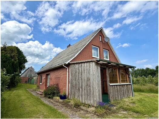 Einfamilienhaus zum Kauf 140.000 € 5 Zimmer 89,3 m² 10.443 m² Grundstück Hüll Drochtersen / Hüll 21706