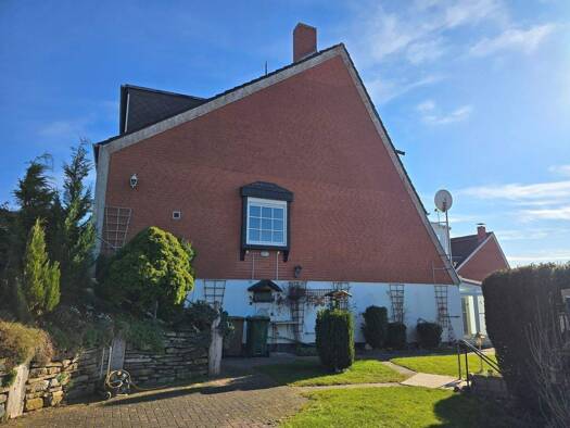 Haus zum Kauf 199.000 € 5,5 Zimmer 115 m² 420 m² Grundstück frei ab sofort Westuffeln Calden 34379