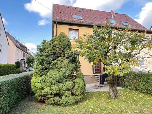 Doppelhaushälfte zum Kauf 400.000 € 5 Zimmer 110 m² 208 m² Grundstück Luginsland Stuttgart 70327