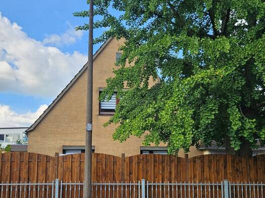 Haus zur Miete 1.000 € 3,5 Zimmer 100 m² 100 m² Grundstück frei ab 01.10.2025 Delmenhorst 27753