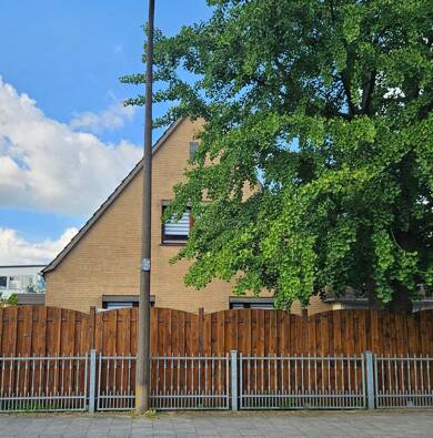 Haus zur Miete 1.000 € 3,5 Zimmer 100 m² 100 m² Grundstück frei ab 01.10.2025 Deichhorst - Bezirk 9 Delmenhorst 27753