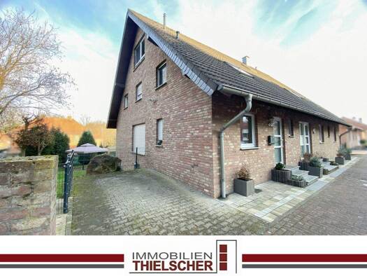 Doppelhaushälfte zum Kauf 379.000 € 6 Zimmer 135,2 m² 323 m² Grundstück Marienberg Übach-Palenberg / Marienberg 52531