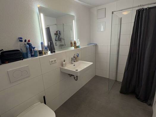 Wohnung zur Miete 655 € 2 Zimmer 67 m² frei ab sofort Mittelstadt Reutlingen 72766