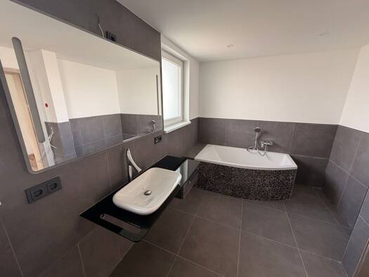 Doppelhaushälfte zum Kauf provisionsfrei 399.000 € 8 Zimmer 145 m² 613 m² Grundstück frei ab sofort Mademühlen Driedorf 35759