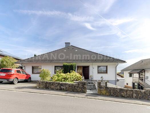 Einfamilienhaus zum Kauf 354.000 € 4 Zimmer 150 m² 693 m² Grundstück Wenings Gedern 63688