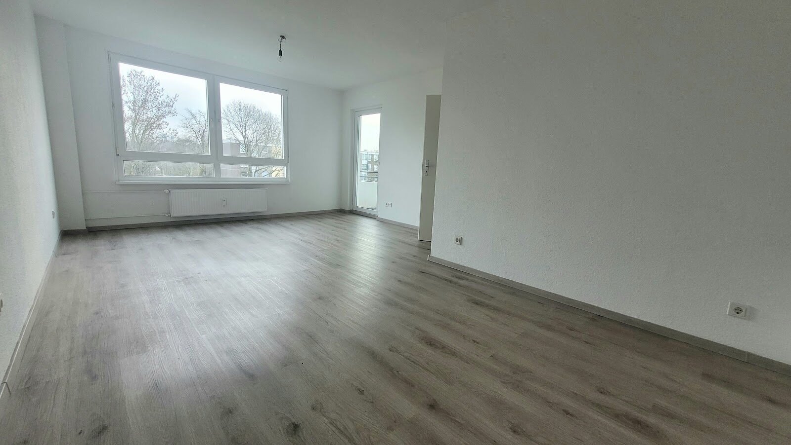 Wohnung zur Miete 439 € 3 Zimmer 56,7 m²<br/>Wohnfläche 5.<br/>Geschoss 01.01.2025<br/>Verfügbarkeit Spinozastr. 8 Freisenbruch Essen 45279