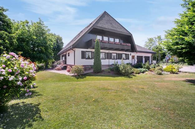 Einfamilienhaus zum Kauf 660.000 € 8 Zimmer 235 m² 1.209 m² Grundstück Schluchsee Schluchsee 79859