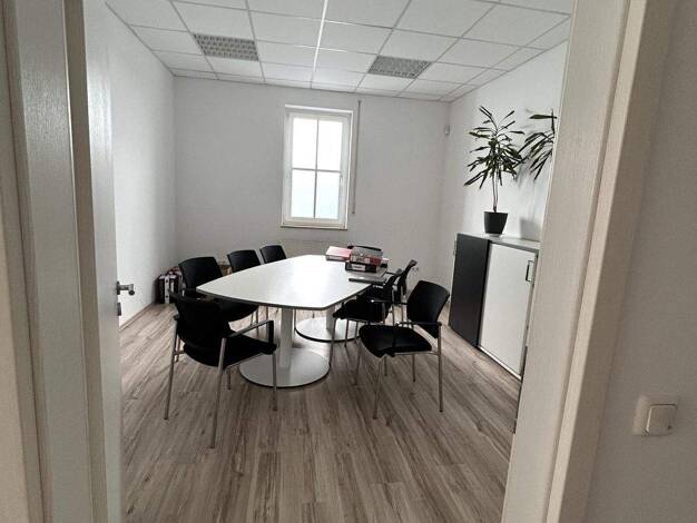 Büro-/Praxisfläche zur Miete 1.500 € 4 Zimmer Innenstadt Hof 95028