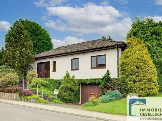 Bungalow zum Kauf 385.000 € 6 Zimmer 133 m² 950 m² Grundstück Großmaischeid 56276