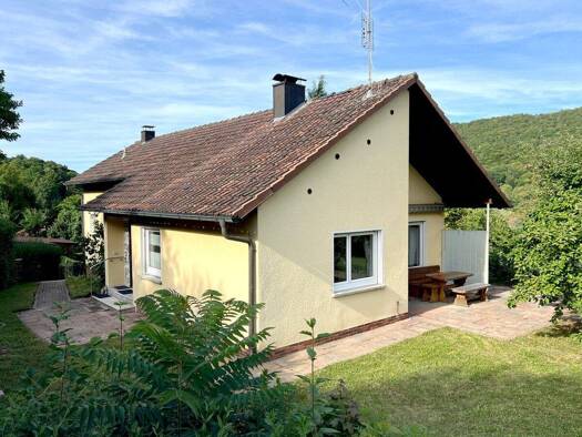 Einfamilienhaus zum Kauf 298.000 € 5 Zimmer 102 m² 1.006 m² Grundstück Kellerstraße 17 Unterleinleiter 91364