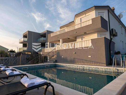 Haus zum Kauf 1.550.000 € 4 Zimmer 365 m² Seget Vranjica Seget