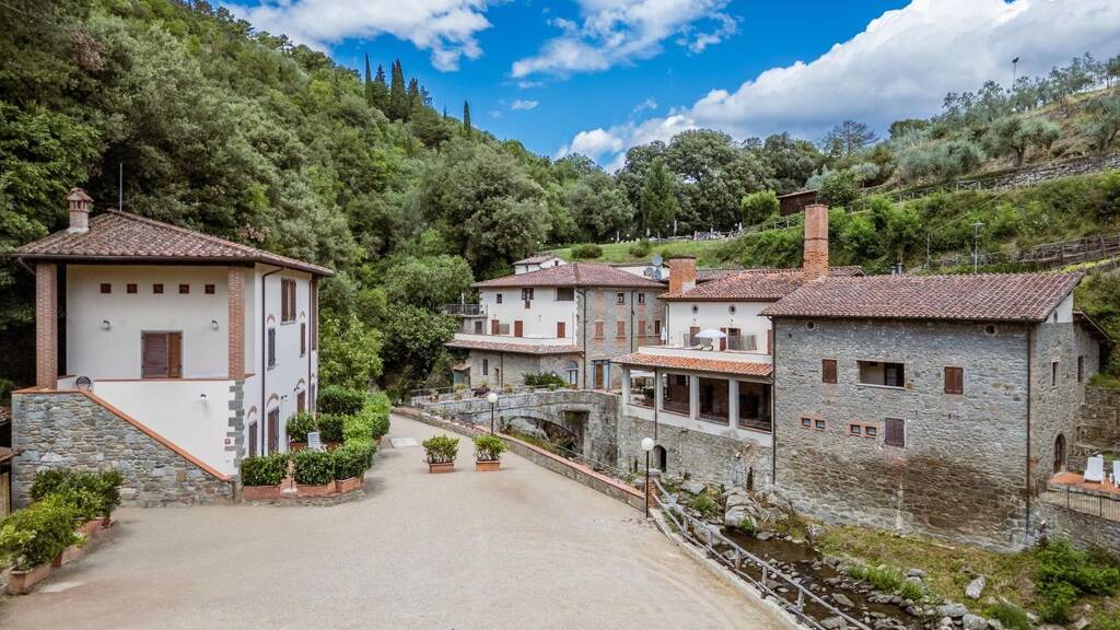 Haus zum Kauf 3.300.000 € 25 Zimmer 1.000 m² frei ab sofort Loro Ciuffenna