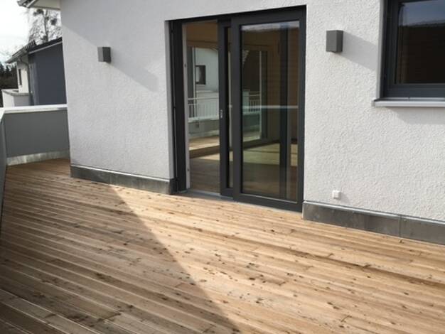 Wohnung zur Miete 1.200 € 3 Zimmer 95 m² Dachgeschoss Fischbach Friedrichshafen 88048