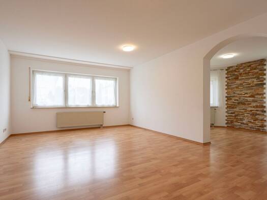 Terrassenwohnung zur Miete 1.050 € 3,5 Zimmer 94 m² Geschoss EG/1 frei ab 01.10.2026 Trossingen Trossingen 78647