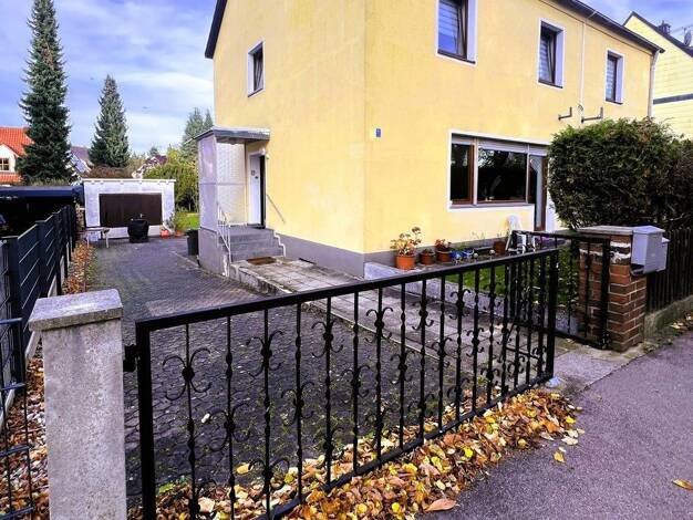 Mehrfamilienhaus zum Kauf provisionsfrei 879.000 € 8 Zimmer 187 m² 1.075 m² Grundstück Bärenkeller Augsburg 86156