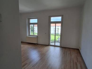 Wohnung zum Kauf 53.000 € 3 Zimmer 73,3 m² Plauen 08525