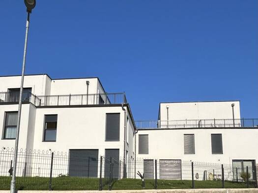 Doppelhaushälfte zur Miete - Erstbezug 1.890 € 5 Zimmer 140,2 m² frei ab sofort Wilfersdorf 3434