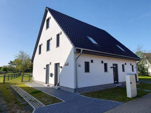 Doppelhaushälfte zum Kauf provisionsfrei 316.000 € 4 Zimmer 94,8 m² 300 m² Grundstück Fuhlendorf Fuhlendorf 18356